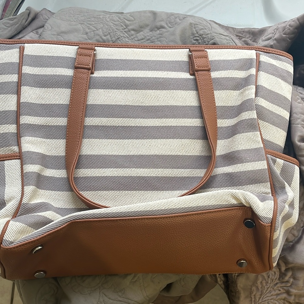 New Thirty one Cindy Tote - never used